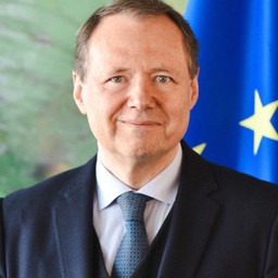 Roberto Viola