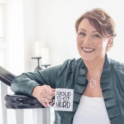 Julie Holmes