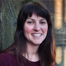 Dr Felicity Bell